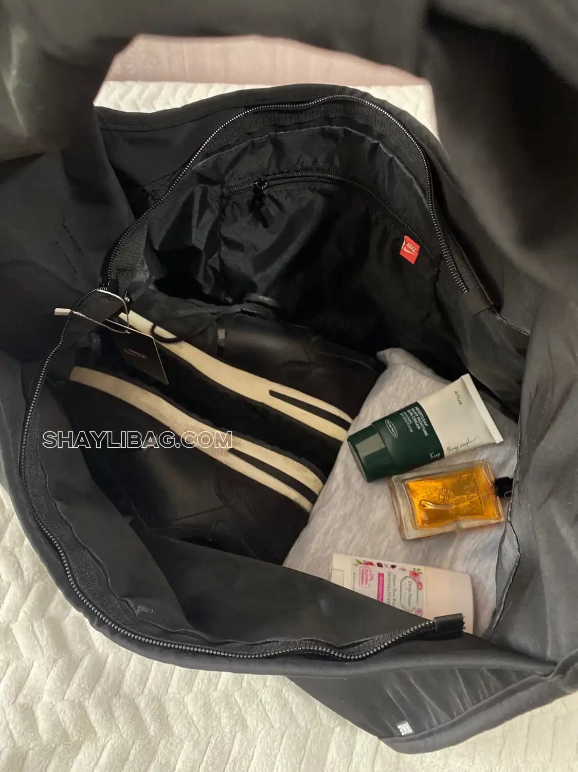 ساک باشگاهی و مسافرتی زنانه و مردانه مدل تام — تصویر ۴