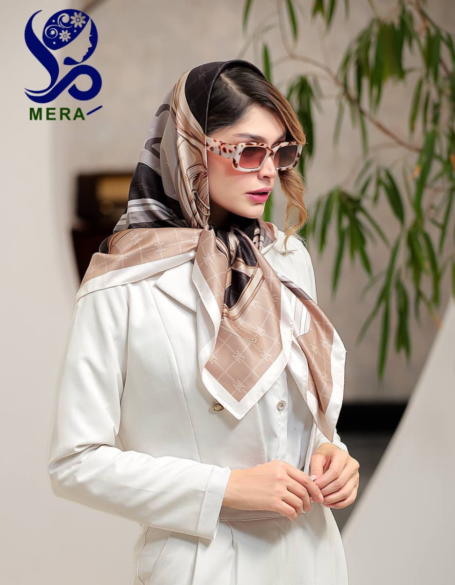 روسری GC طرح قفل (220) — تصویر ۵