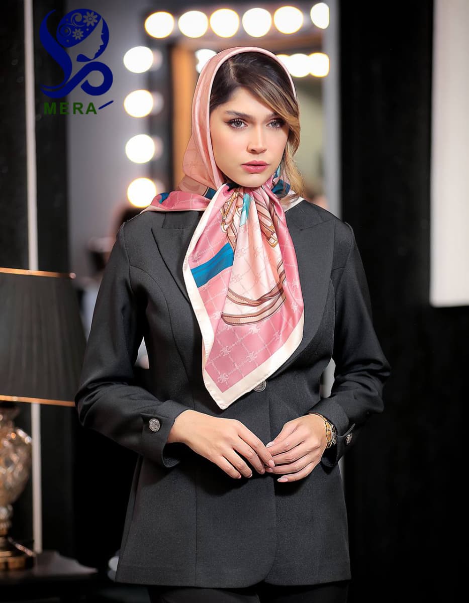 روسری GC طرح قفل (220) — تصویر ۳