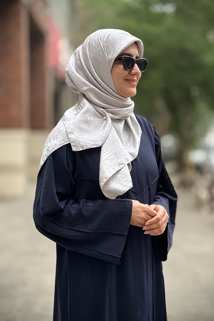 مانتو عبایی مجلسی مدل دیانا رنگ سرمه ای — تصویر ۴
