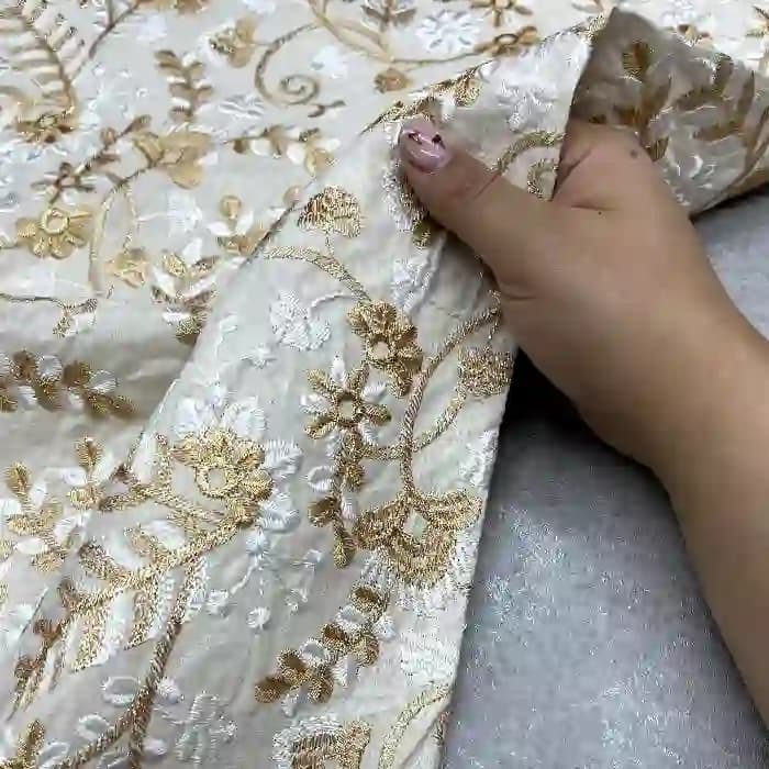 لینن سوزندوزی هندی رنگ شیری — تصویر ۲