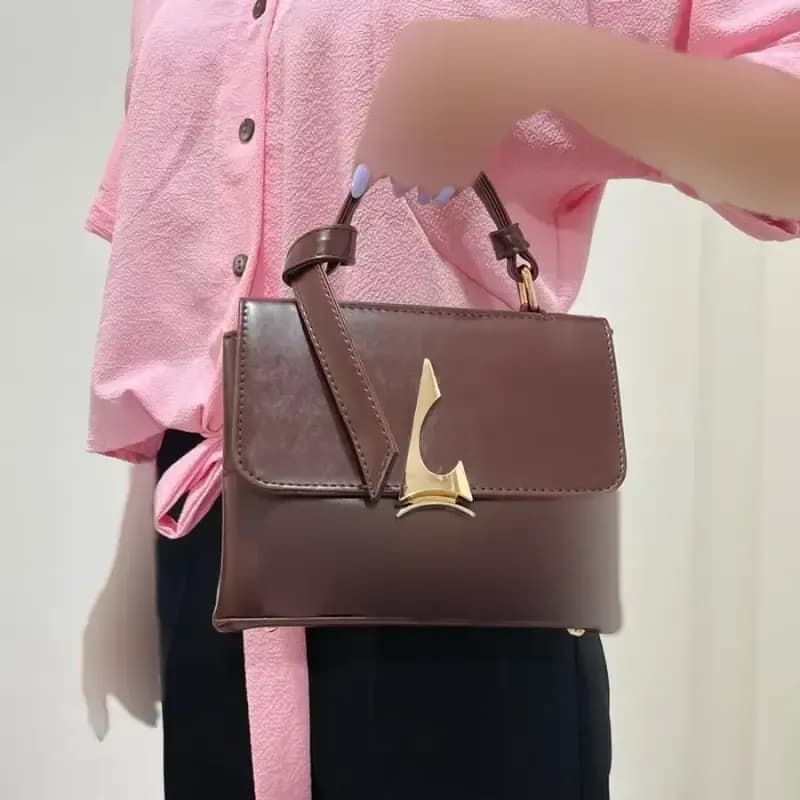 کیف دستی و دوشی زنانه دوزیپ جنس بیاله کد 1383 ابعاد 20x17x11 سانتیمتر — تصویر ۷