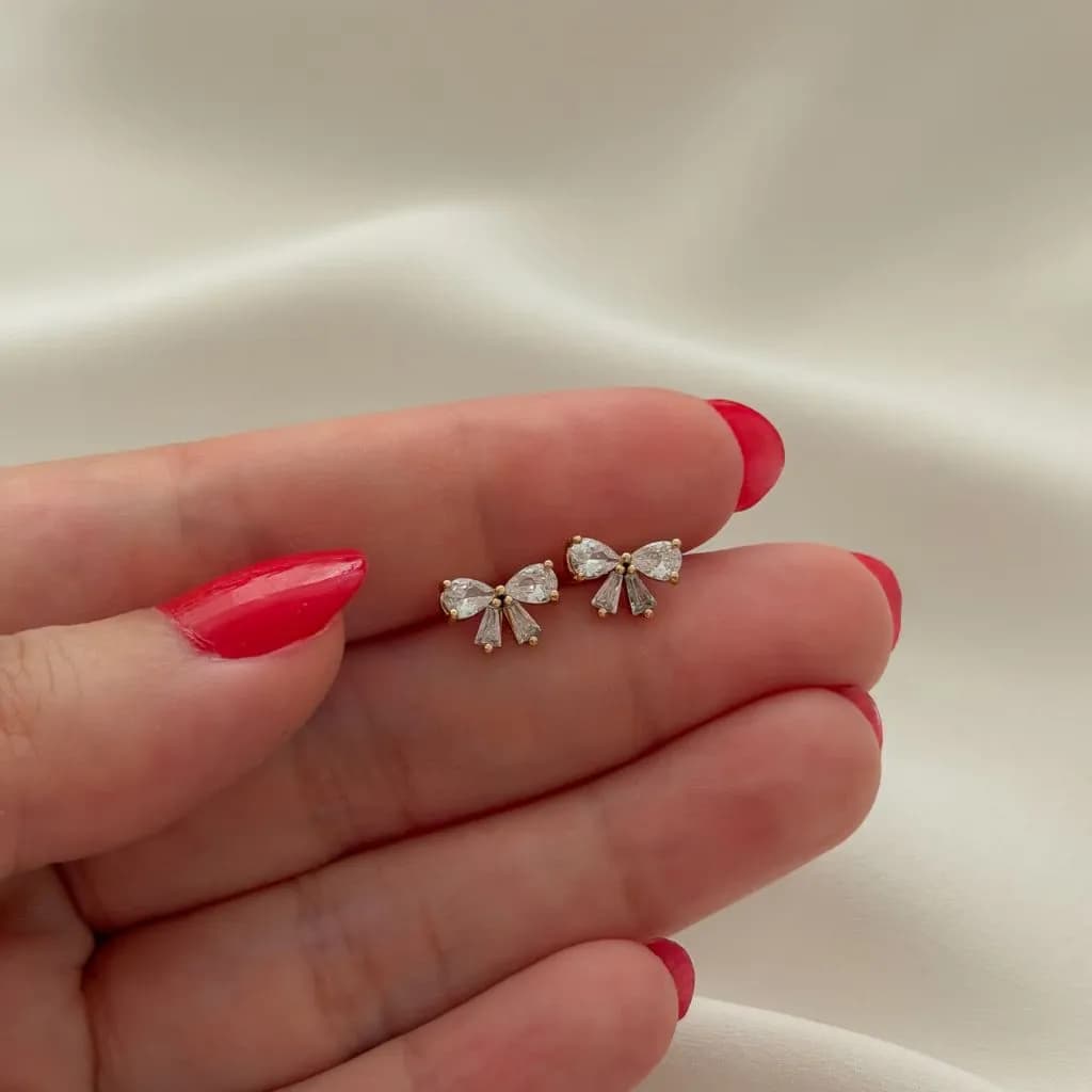 گوشواره پاپیون میخی نگین دار رنگ ثابت ژوپینگ کد ۳۴۴۸