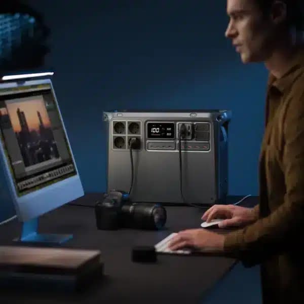 پاور استیشن دی جی آی مدل DJI Power 2000 CN ظرفیت ۲۰۴۸ واتساعت توان خروجی ۳۰۰۰ وات — تصویر ۶