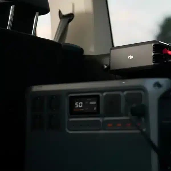 پاور استیشن دی جی آی مدل DJI Power 2000 CN ظرفیت ۲۰۴۸ واتساعت توان خروجی ۳۰۰۰ وات — تصویر ۷