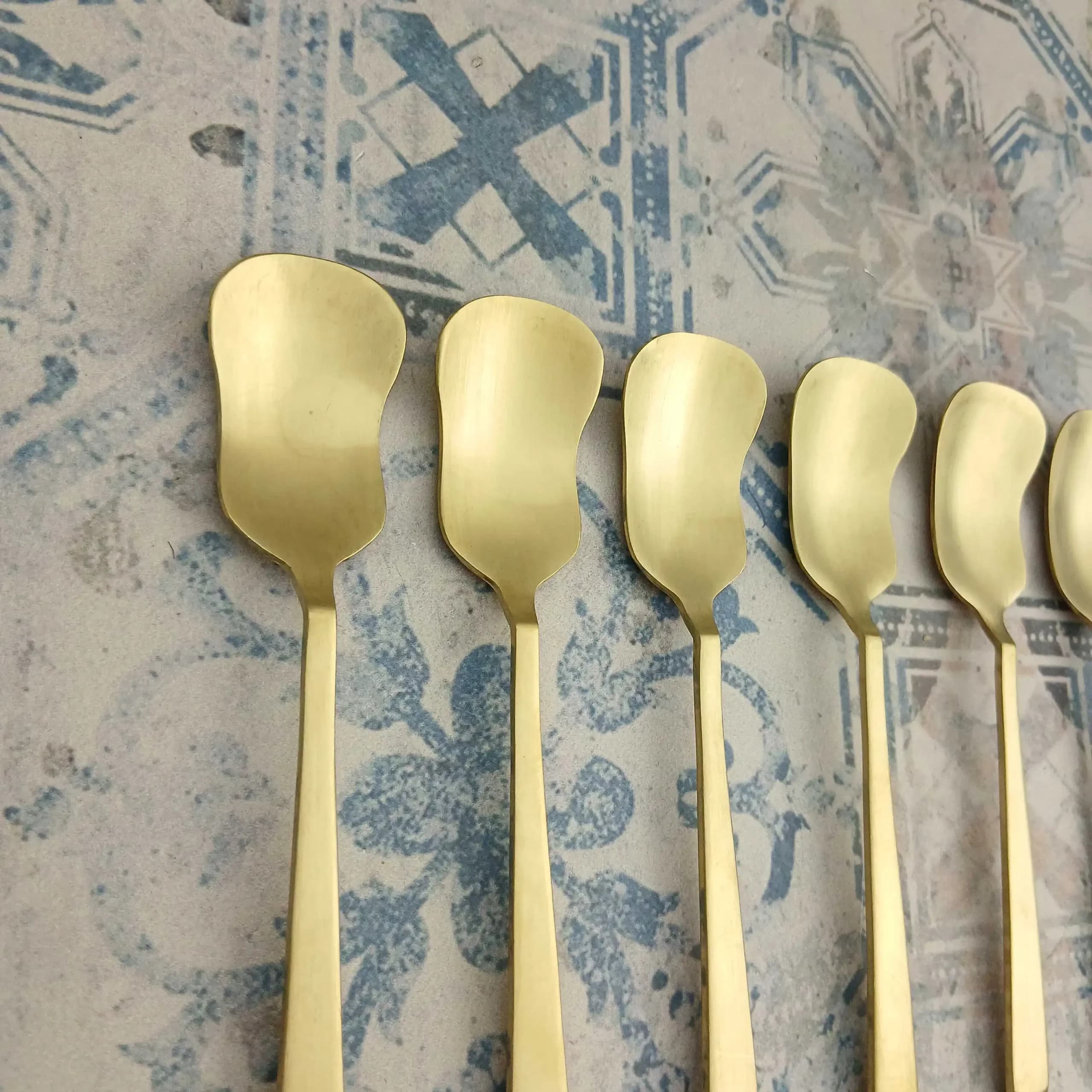قاشق بستنی طلایی مات بسته 6 عددی — تصویر ۲