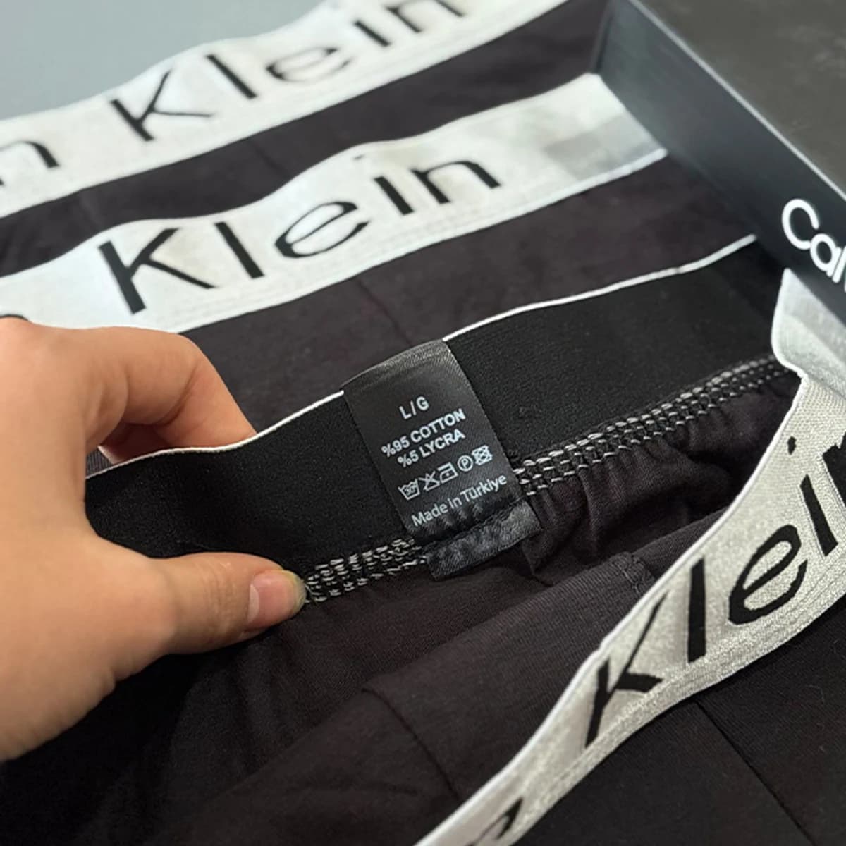 پک ۳ عددی شورت نیم پا Calvin Klein نقرهای — تصویر ۲