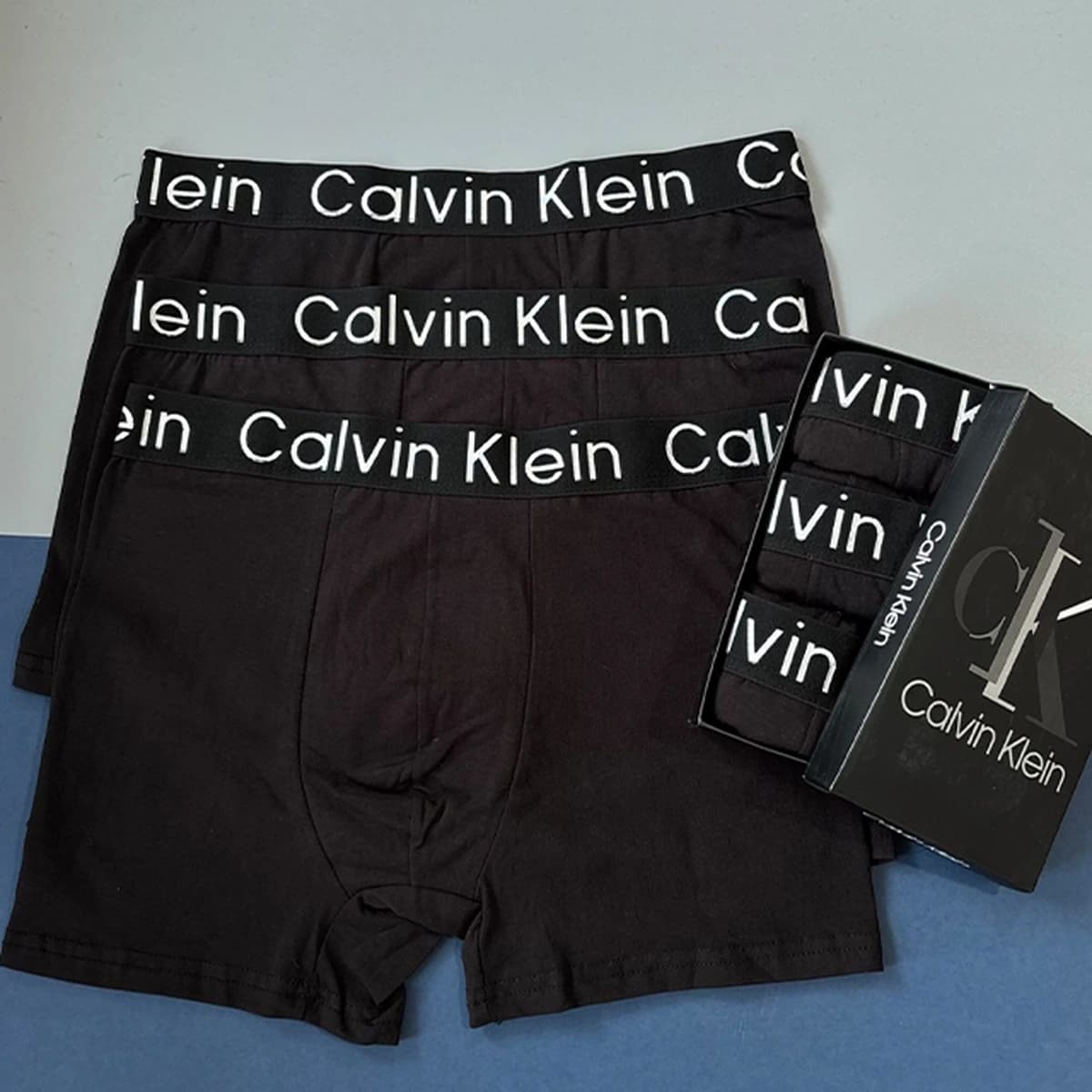 پک ۳ عددی شورت نیم پا مردانه Calvin Klein رنگ مشکی | استایل شیک و راحت — تصویر ۴