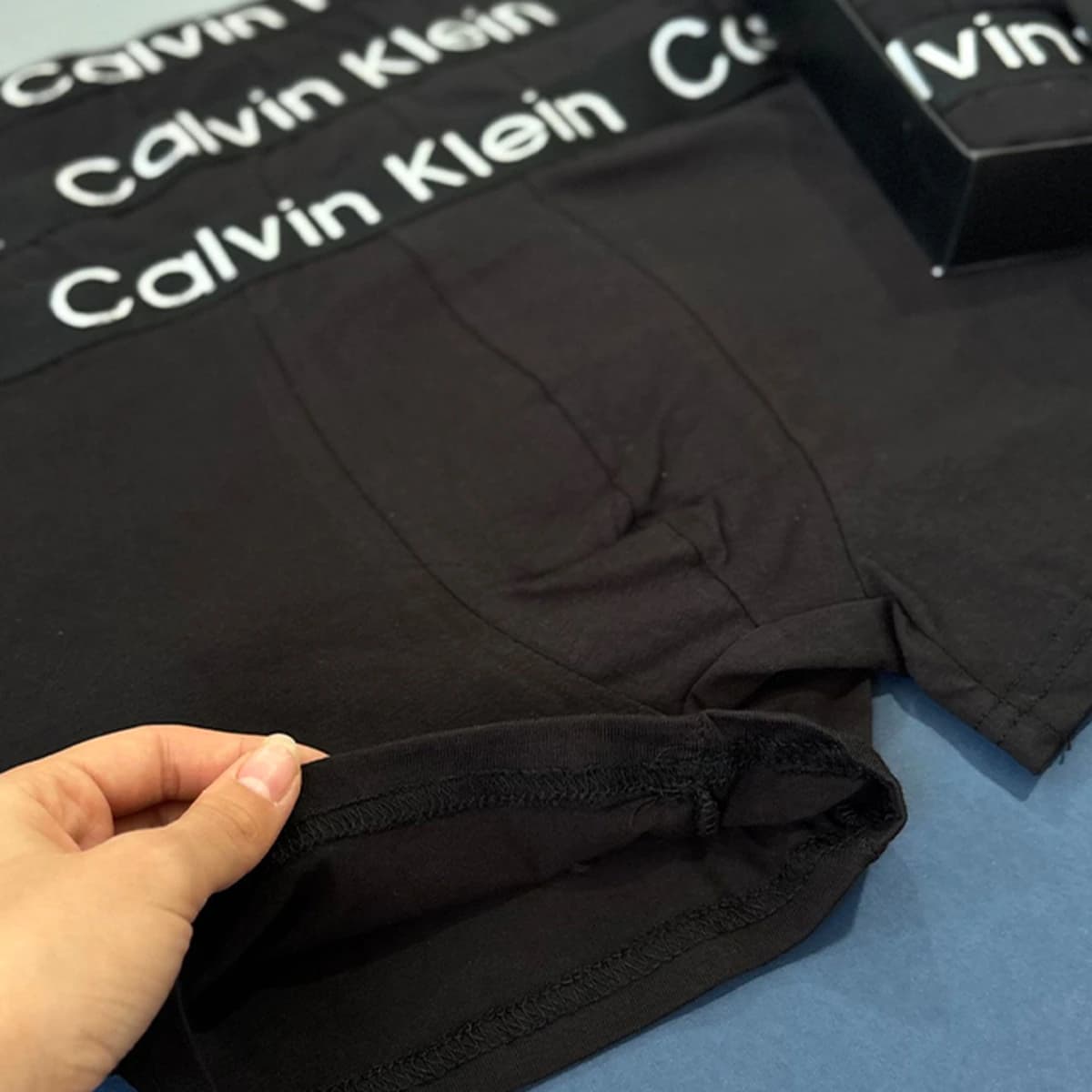 پک ۳ عددی شورت نیم پا مردانه Calvin Klein رنگ مشکی | استایل شیک و راحت — تصویر ۳