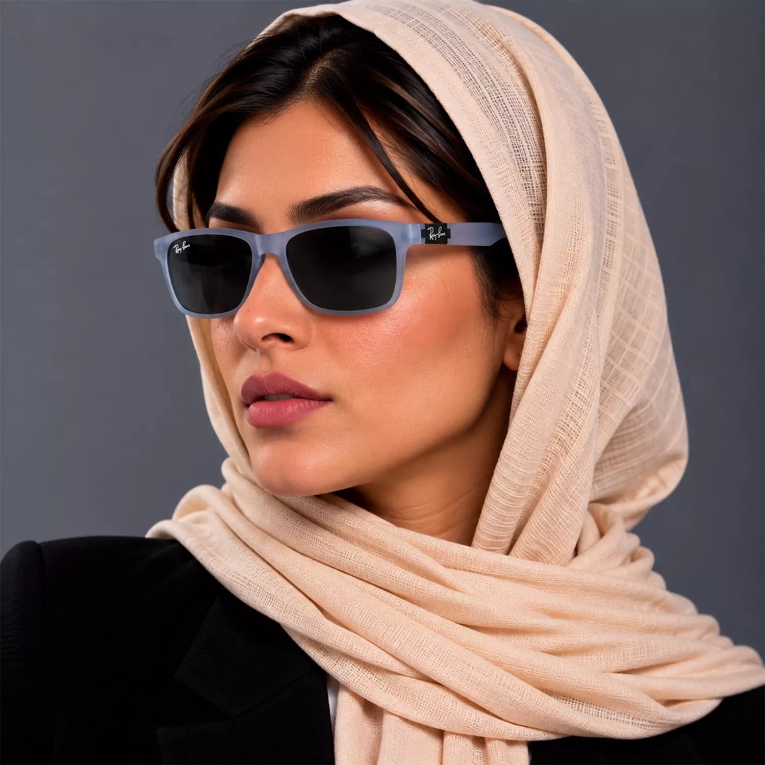 عینک آفتابی ری بن فریم مستطیل طوسی پلاریزه P 3337/6 — تصویر ۶
