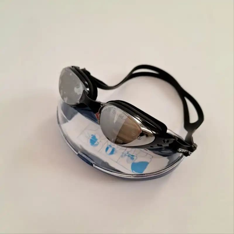 عینک شنا حرفه ای اسپیدو قاب هلالی EY-6100 — تصویر ۳