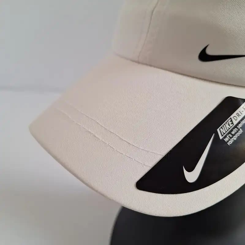 کلاه ورزشی شمعی نایک سفید DRI-FIT — تصویر ۲