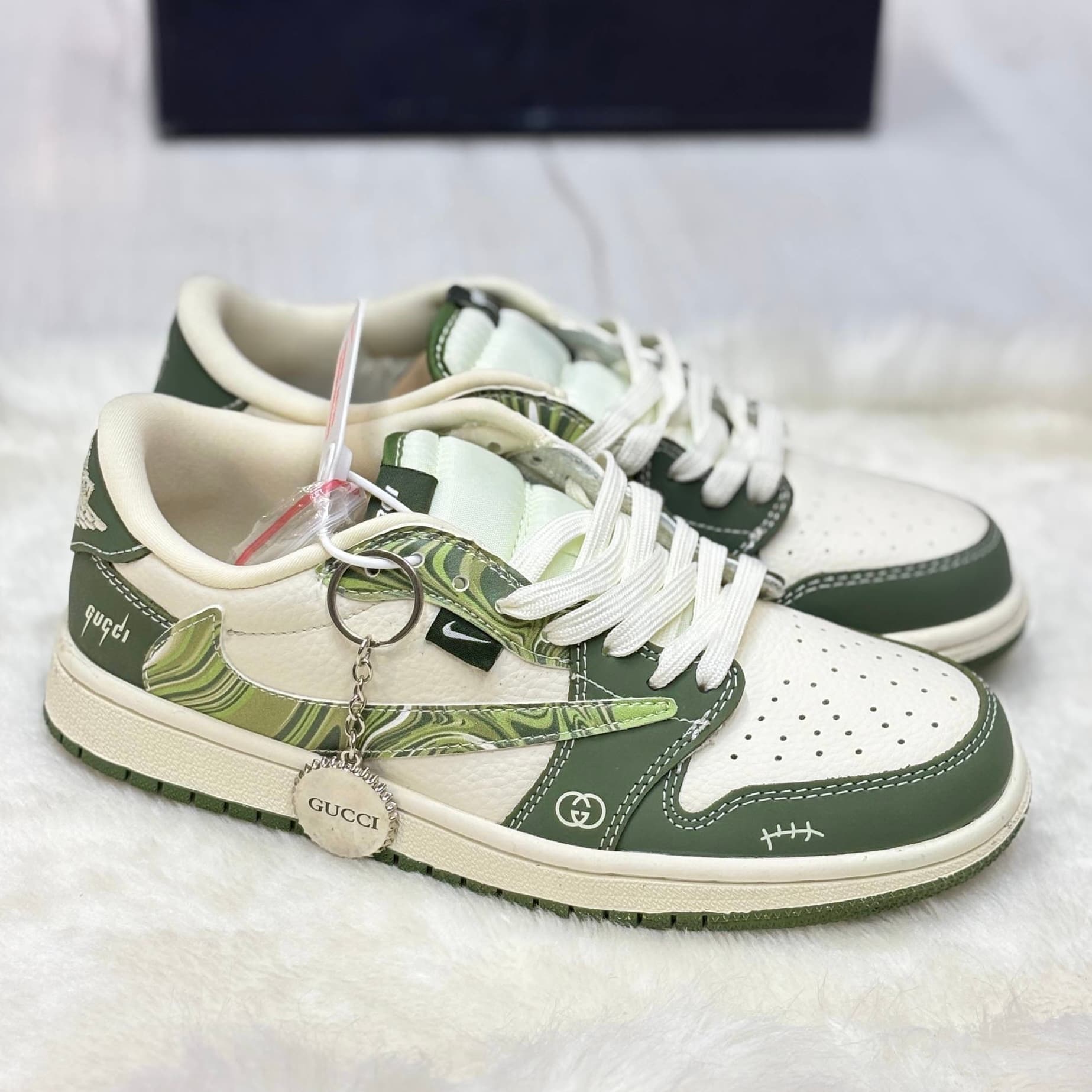 نایک ایر جردن 1 لو تراویس اسکات گوچی NIKE AIR JORDAN 1 LOW TRAVIS SCOTT X GUCCI — تصویر ۸