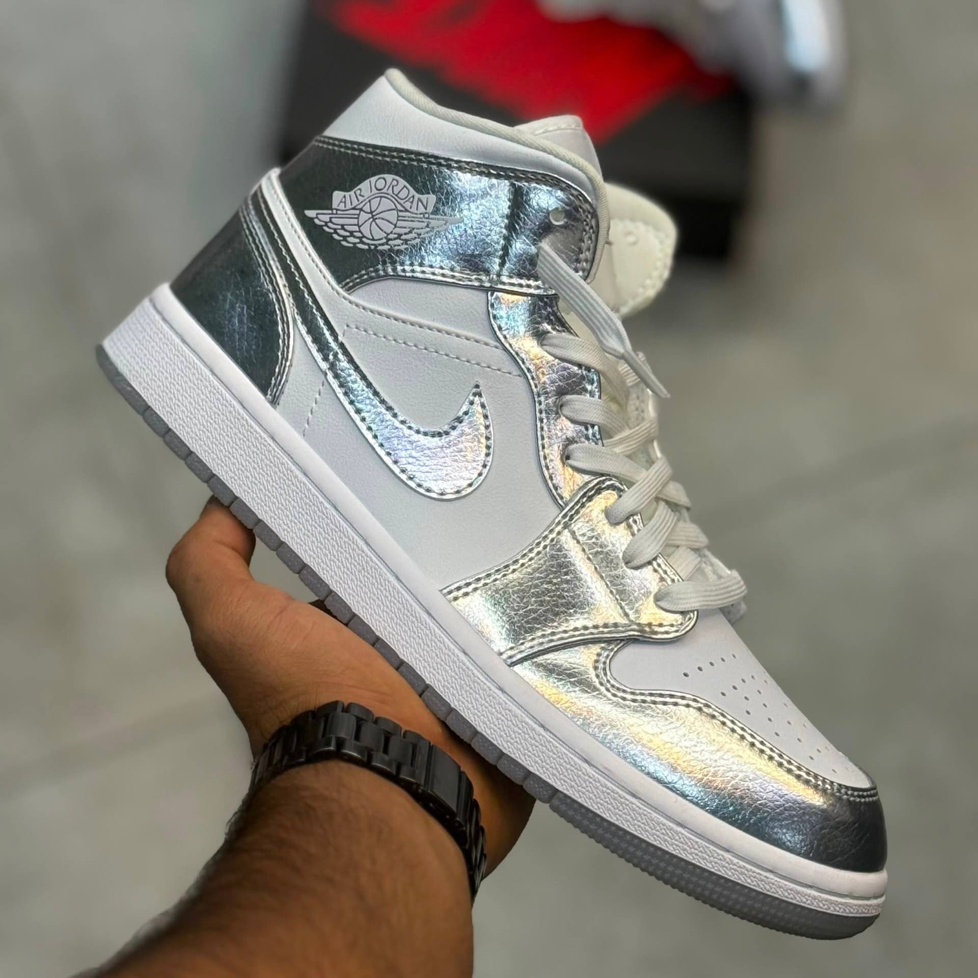 کفش کتونی مردانه ساقدار نایک ایر جردن 1 ورنی Nike air jordan 1 Mid Metalic Patent — تصویر ۲