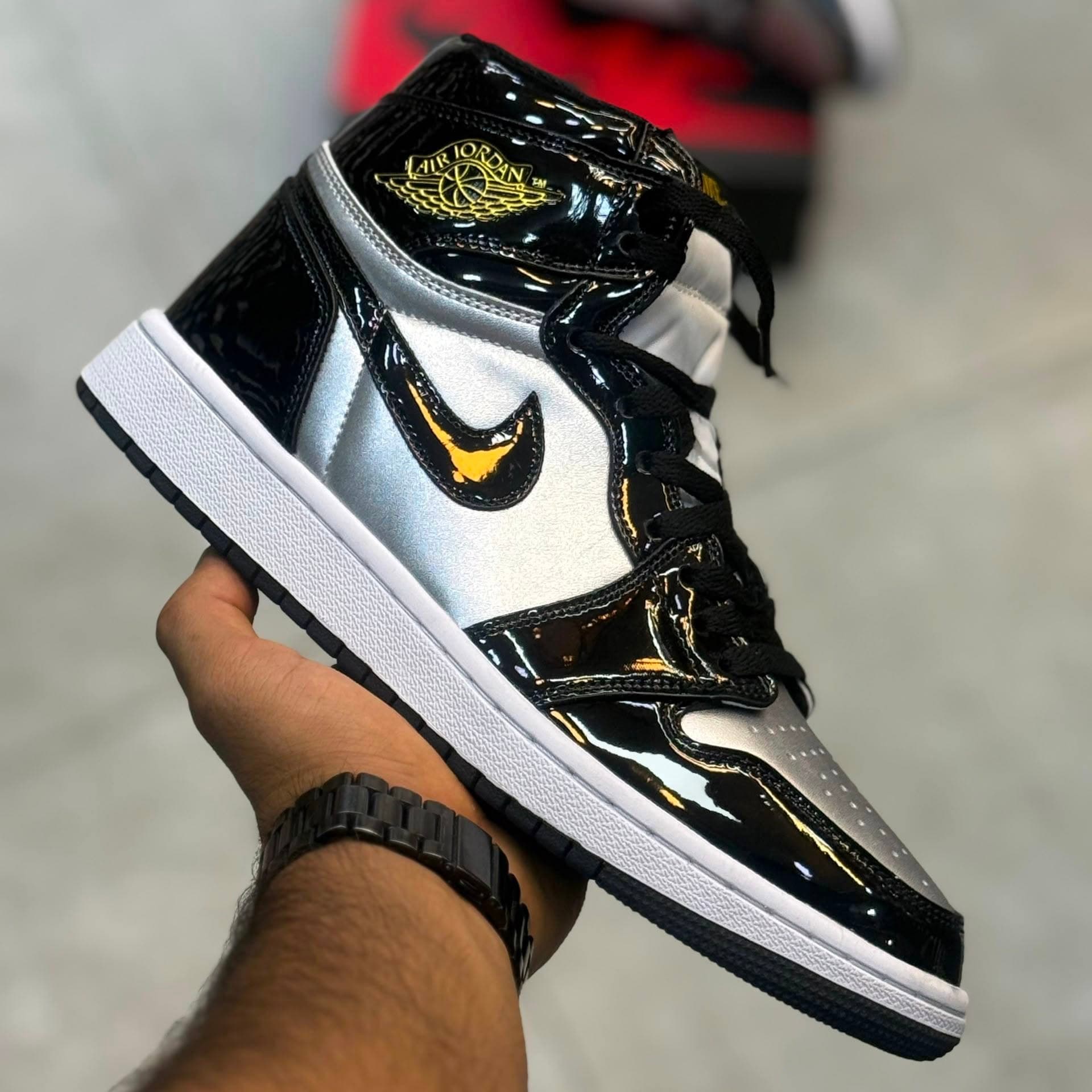 کفش کتونی مردانه ساقدار نایک ایر جردن 1 ورنی Nike air jordan 1 Mid Metalic Patent — تصویر ۵