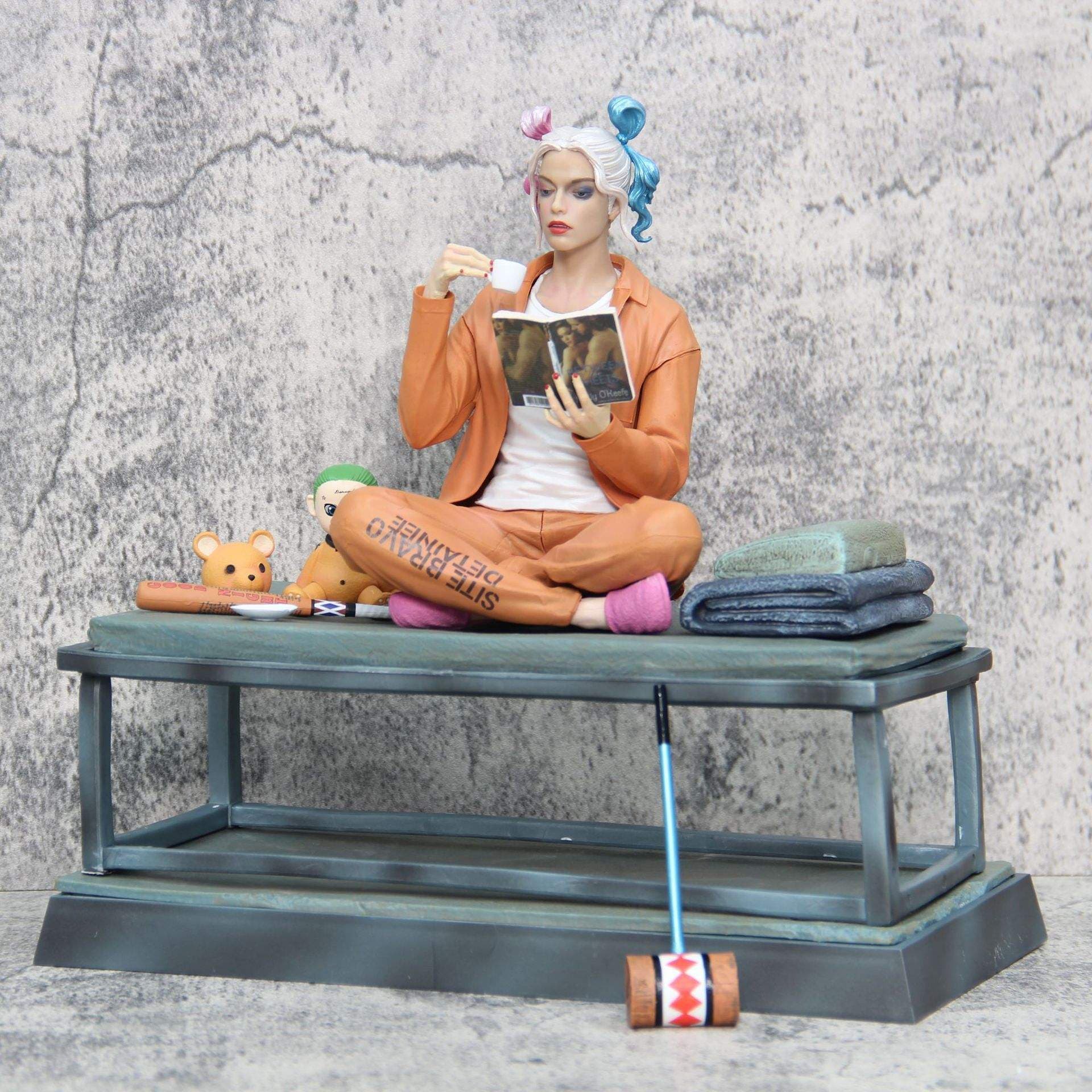 فیگور هارلی کویین Harley Quinn تخت تیمارستان جوخه انتحاری Suicide Squad — تصویر ۵