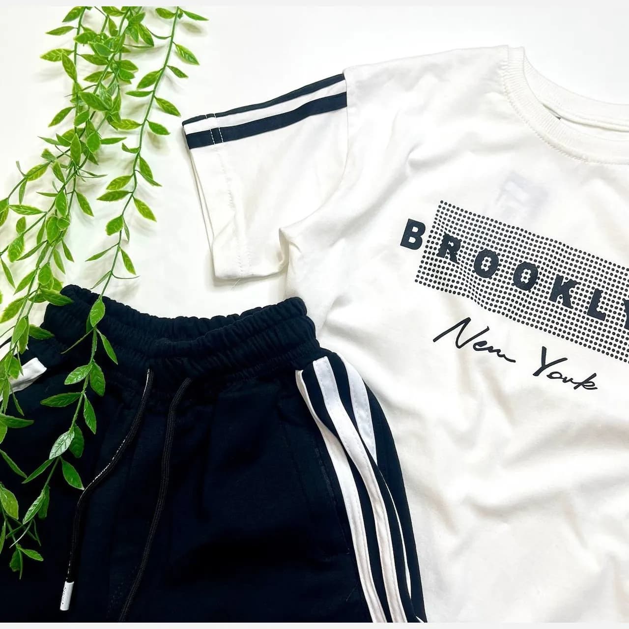 ست تیشرت و شلوارک اسپرت دخترانه و پسرانه طرح brooklyn — تصویر ۳