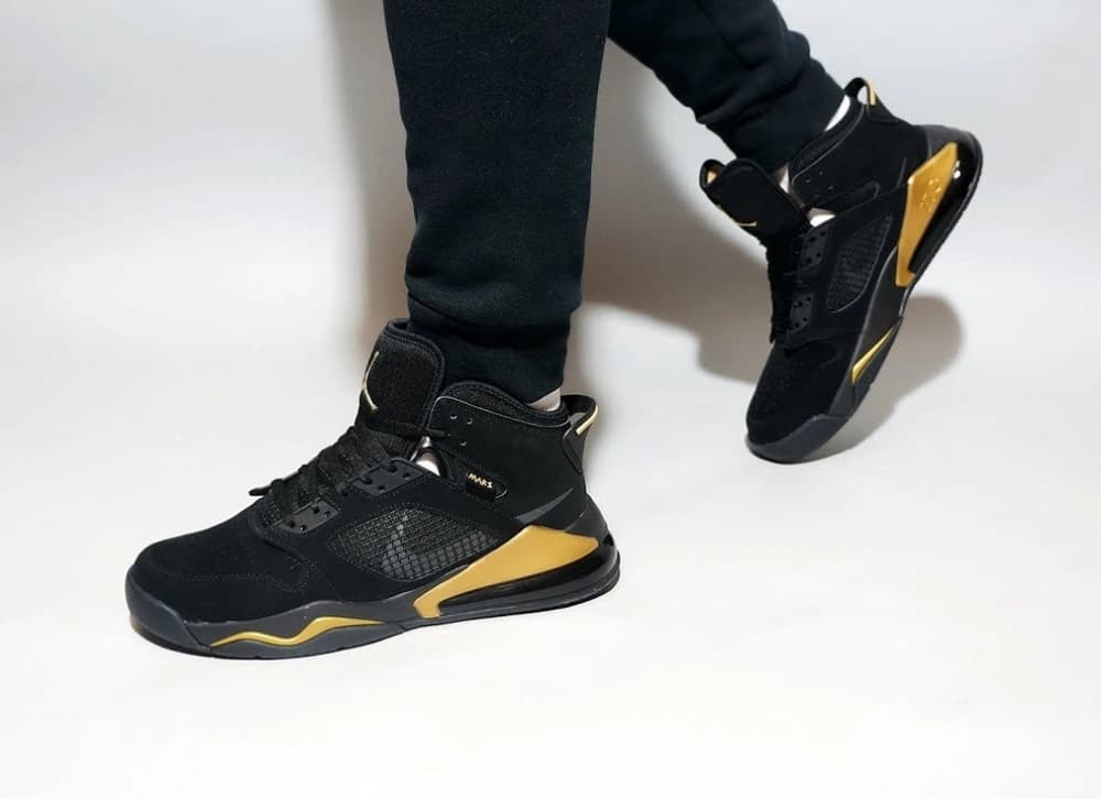 کفش جردن مارس 270 مشکی طلایی Jordan Mars 270 Black Gold — تصویر ۳