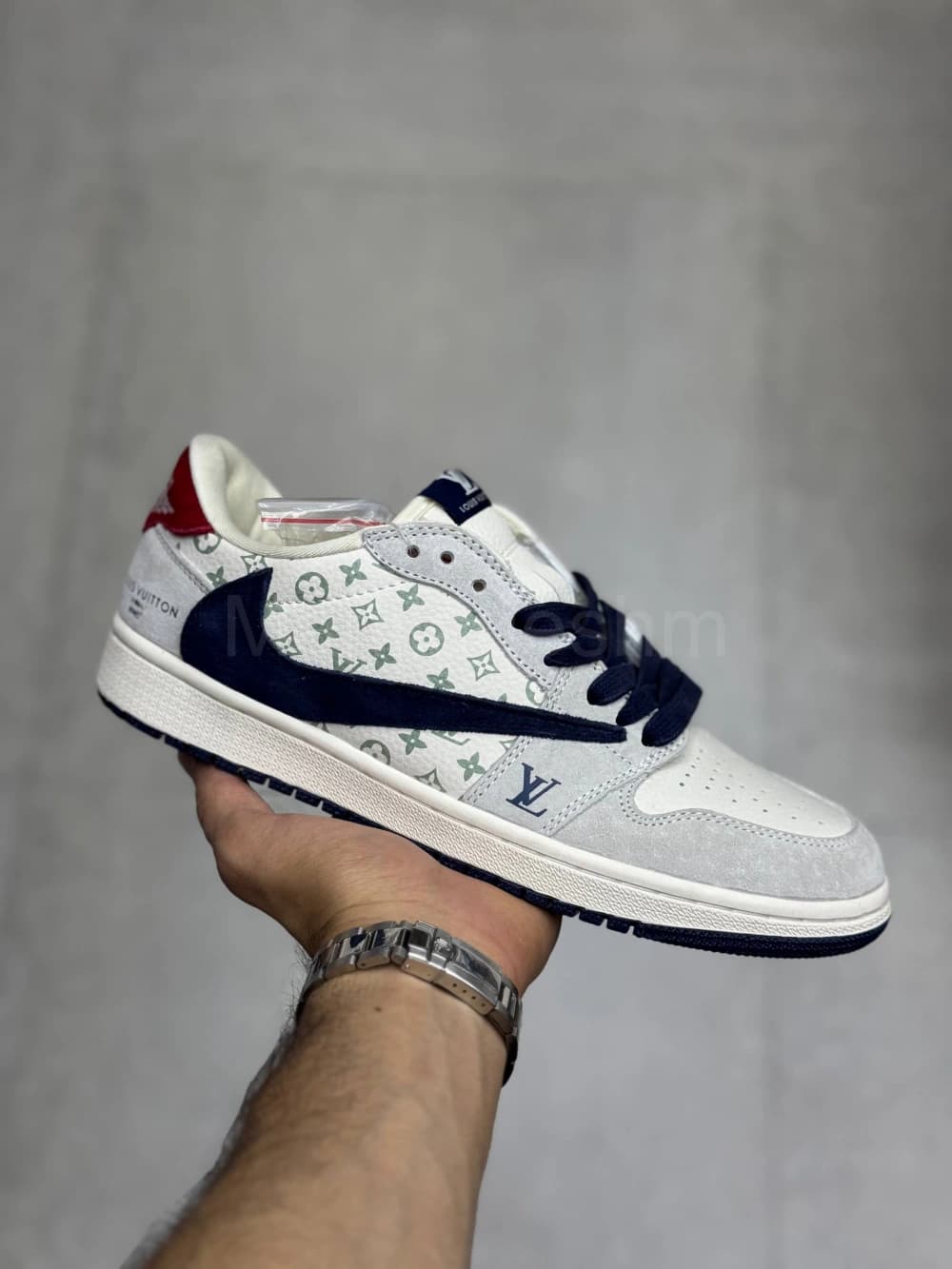 کفش جردن تراویس لویی ویتون سفید سرمهای قرمز Jordan 1 x Travis Scott