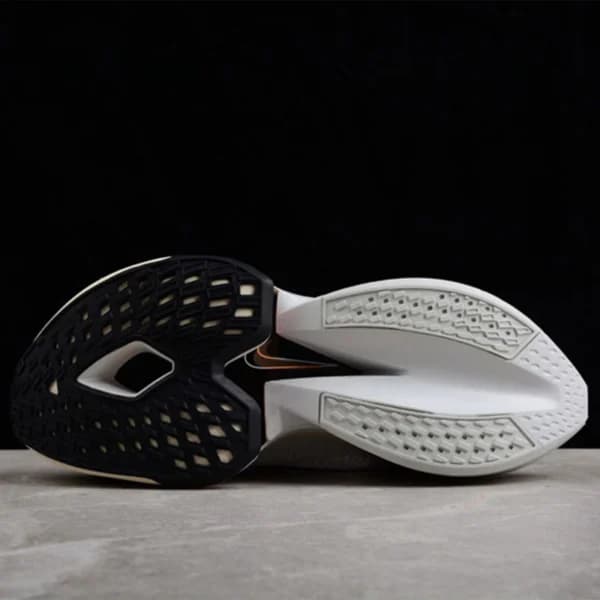 نایک زوم آلفافلای نکست Nike Air Zoom Alphafly Next% 2 Prototype — تصویر ۱۰