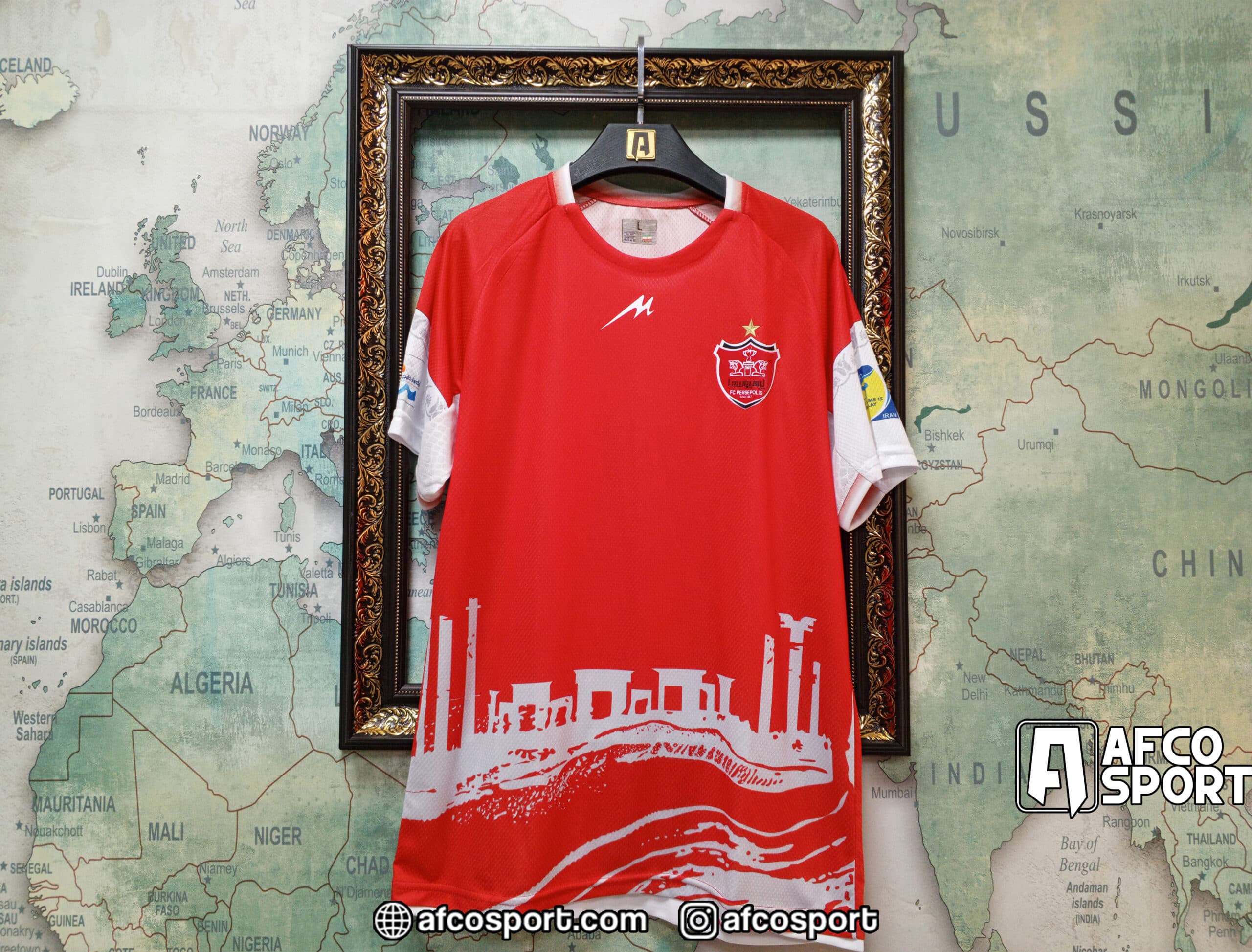 کیت اول پرسپولیس فصل 1404-1403 ورژن پلیر(لوگو پلیر برجسته)