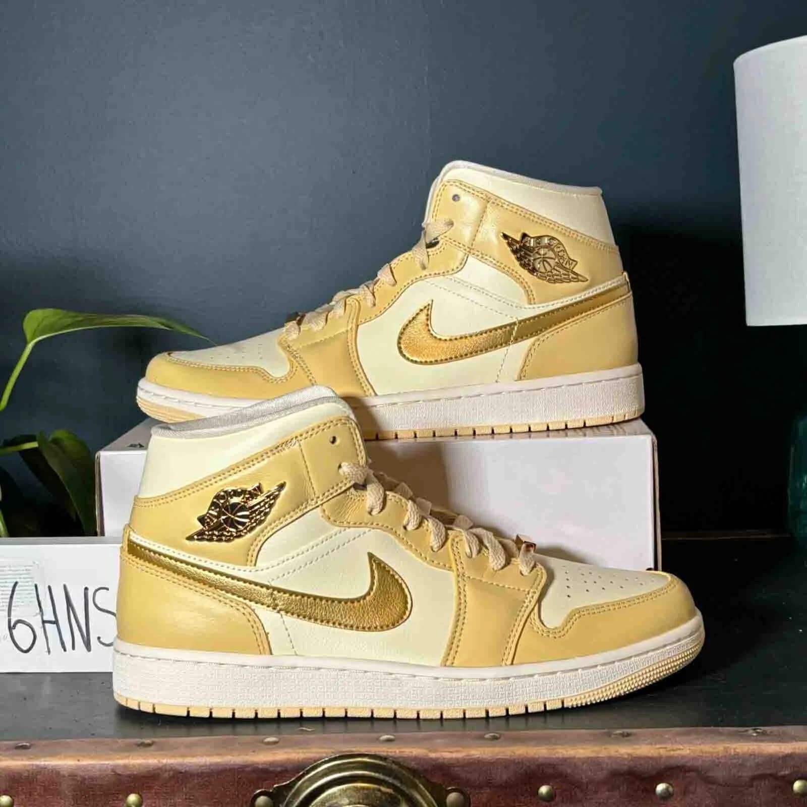 کتونی Nike مدل Air Jordan 1 Mid SE – FB9892-200 — تصویر ۷