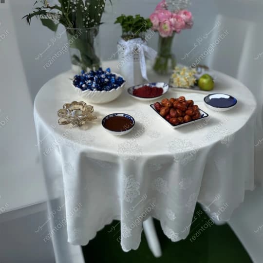 رومیزی ژاگارد دایره طرح اسنو رزین تاژ