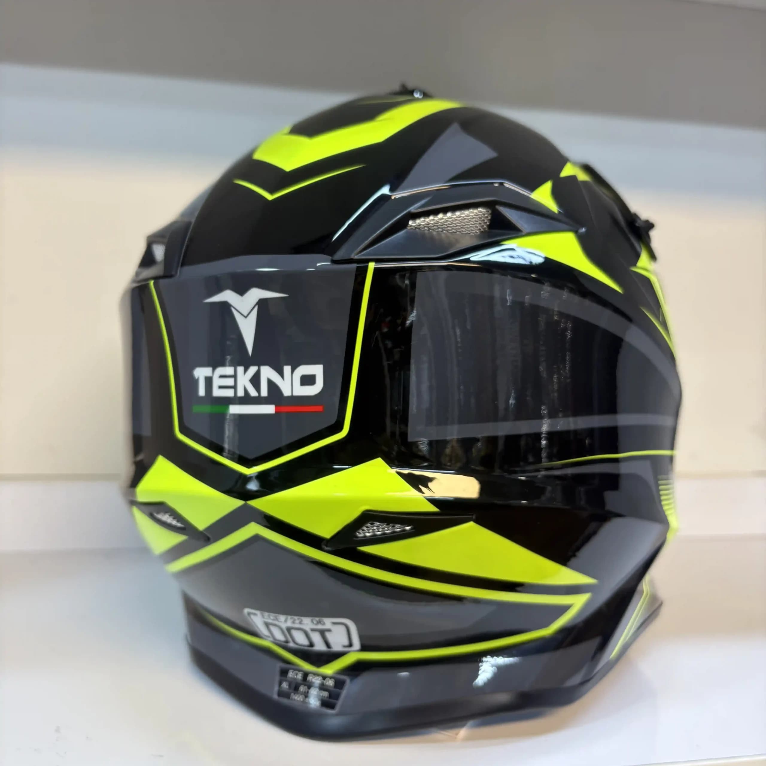 کلاه کراسی Tekno | ایمن، سبک و مناسب آفرود black yellow line — تصویر ۴