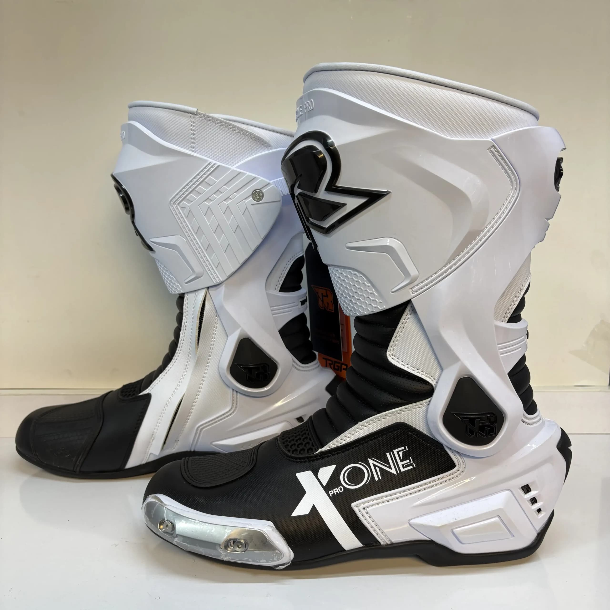 بوت ریس لولایی Tiger X-One Pro قرمز — تصویر ۳