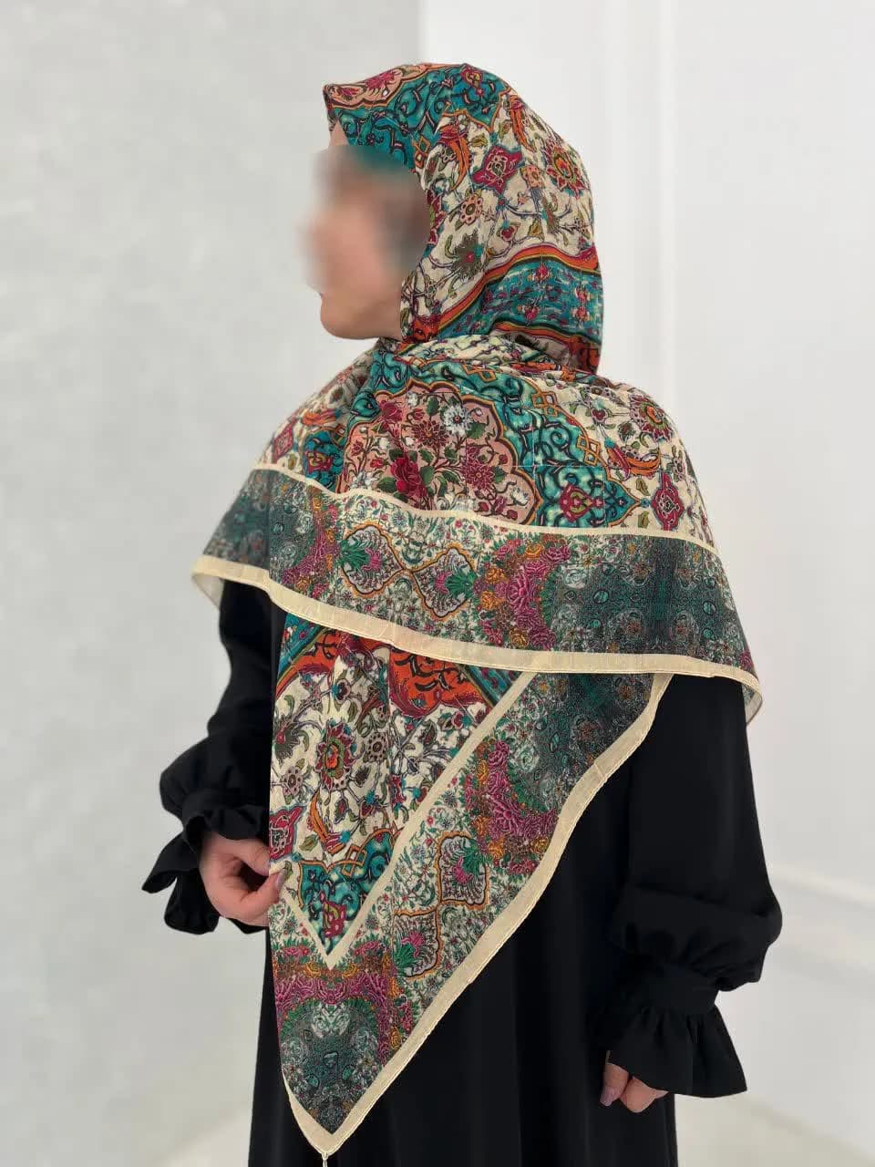 روسری سوپرنخ زنانه طرح گلزار رنگ کرم نارنجی