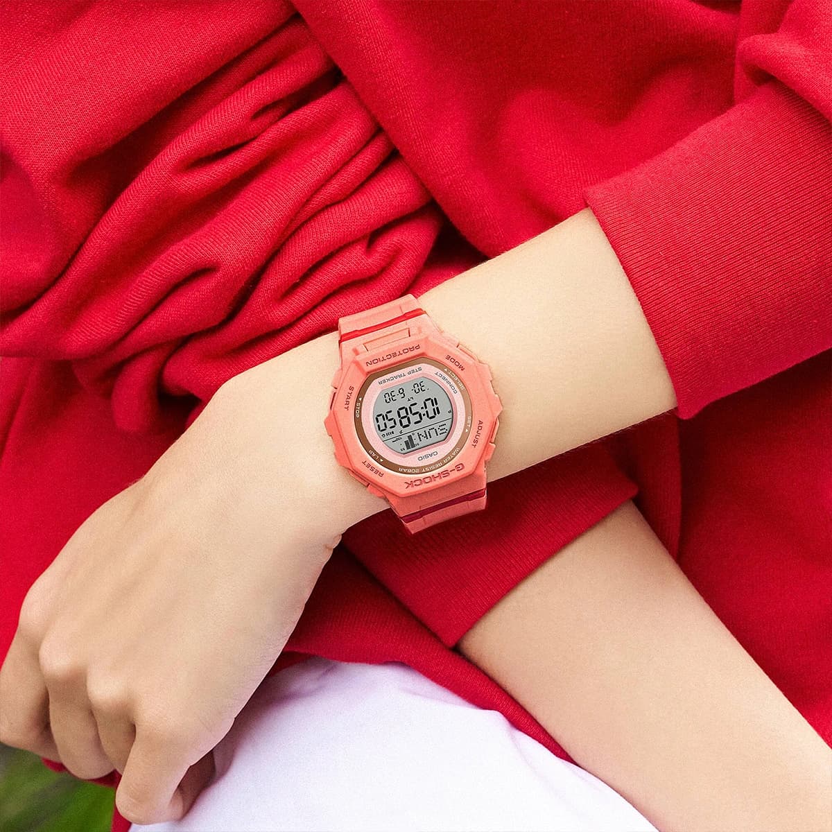 ساعت مچی زنانه کاسیو جی شاک مدل Casio G-SHOCK GMD-B300SC-7 — تصویر ۵