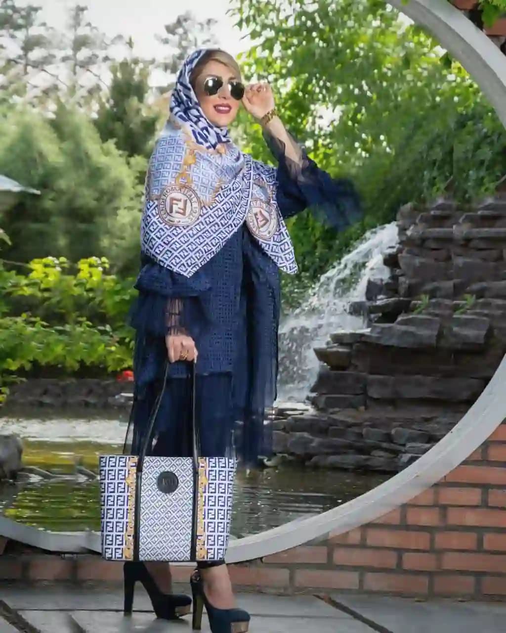 ست روسری و کیف زنانه طرح برند فندی سورمه ای