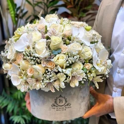 گل فروشی اطراف آرایشگاه محله حافظیه تهران t7248