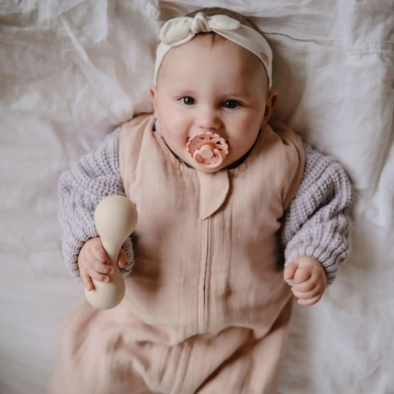 پستانک ۰ تا ۶ ماه لاتکس فریگ FRIGG Fairytale صورتی — تصویر ۴