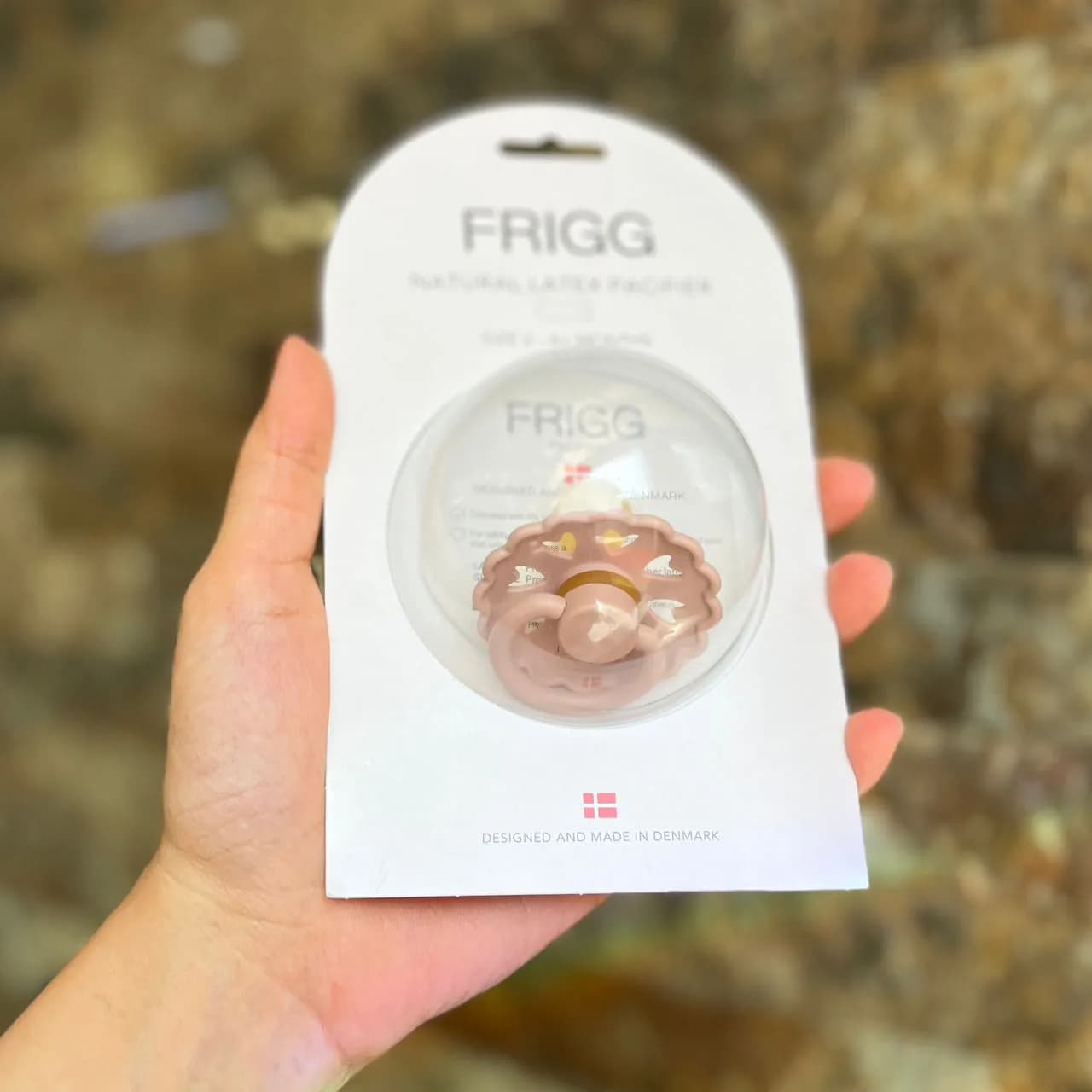 پستانک ۰ تا ۶ ماه لاتکس فریگ FRIGG Fairytale صورتی — تصویر ۲