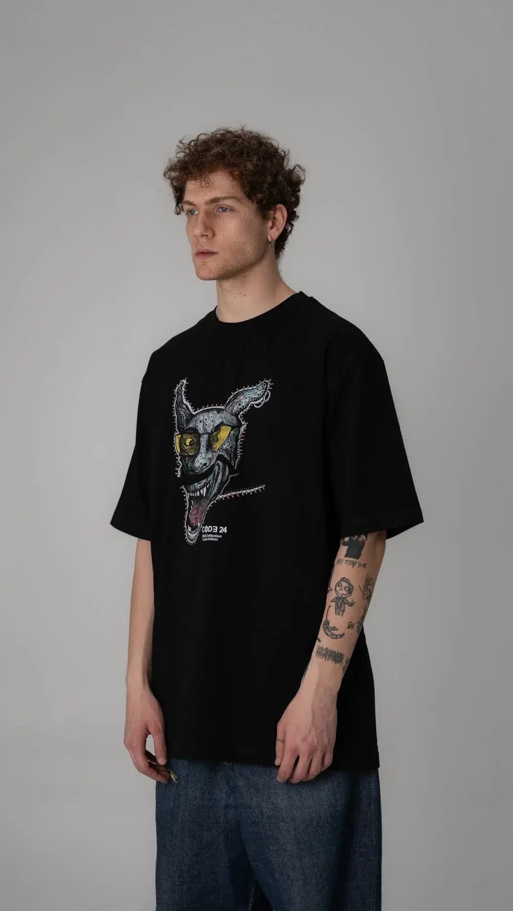 تی شرت مردانه مشکی برند CODE24 طرح Wise dog T-shirt سایز XL — تصویر ۳