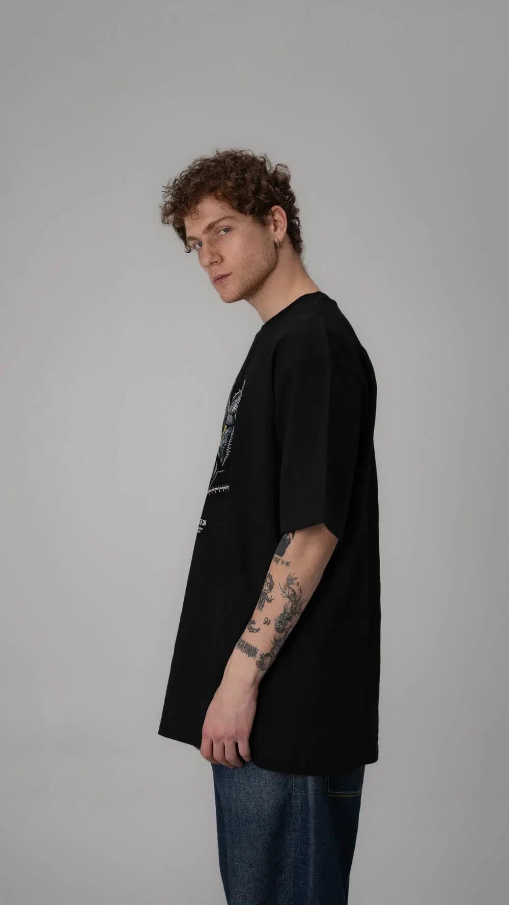 تی شرت مردانه مشکی برند CODE24 طرح Wise dog T-shirt سایز XL — تصویر ۲