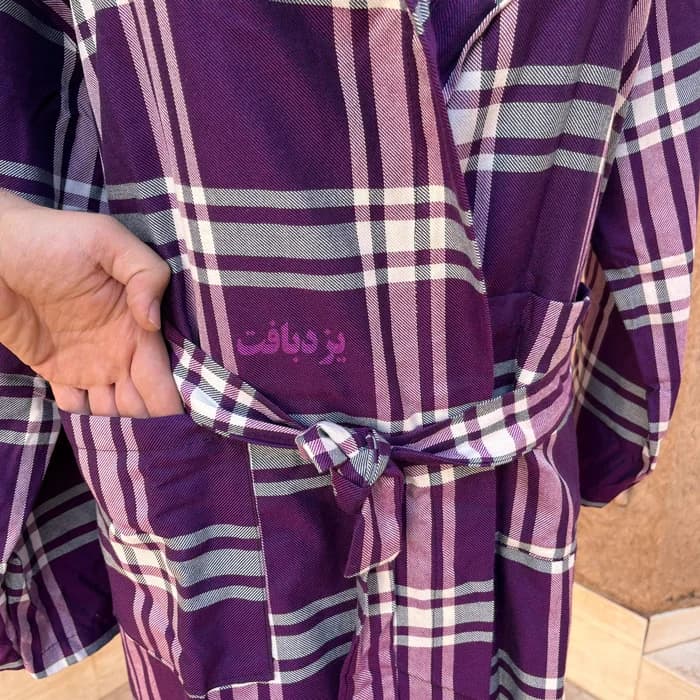 حوله تن پوش نخی یزدی رنگ بنفش مدل چهارخانه — تصویر ۲