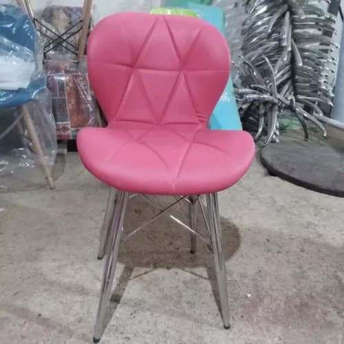 صندلی نهارخوری پایه فلزی کوتاه کروم مدل زین اسبی مبلمان اورلین مدل 959630 — تصویر ۳