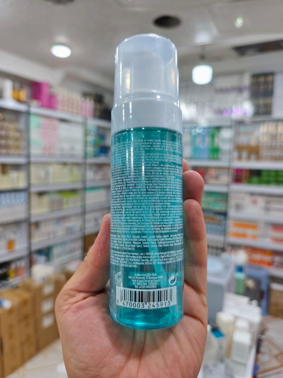 فوم شوینده پوست چرب و جوشدار ایزدین ISDIN حجم 150 میلی لیتر — تصویر ۲