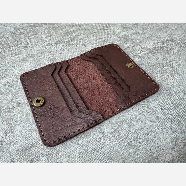 کیف جاکارتی چرم صنعتی مدل دکمه دار بسته سه عددی — تصویر ۴