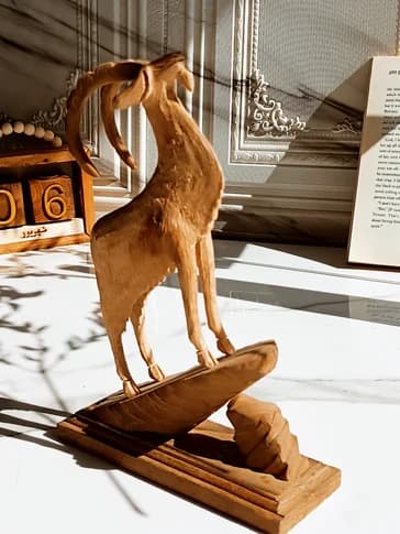 مجسمه چوبی بز کوهی — تصویر ۸