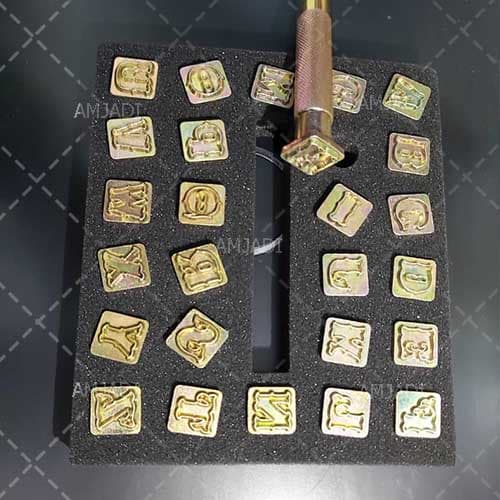 سمبه حکاکی حروف لاتین
