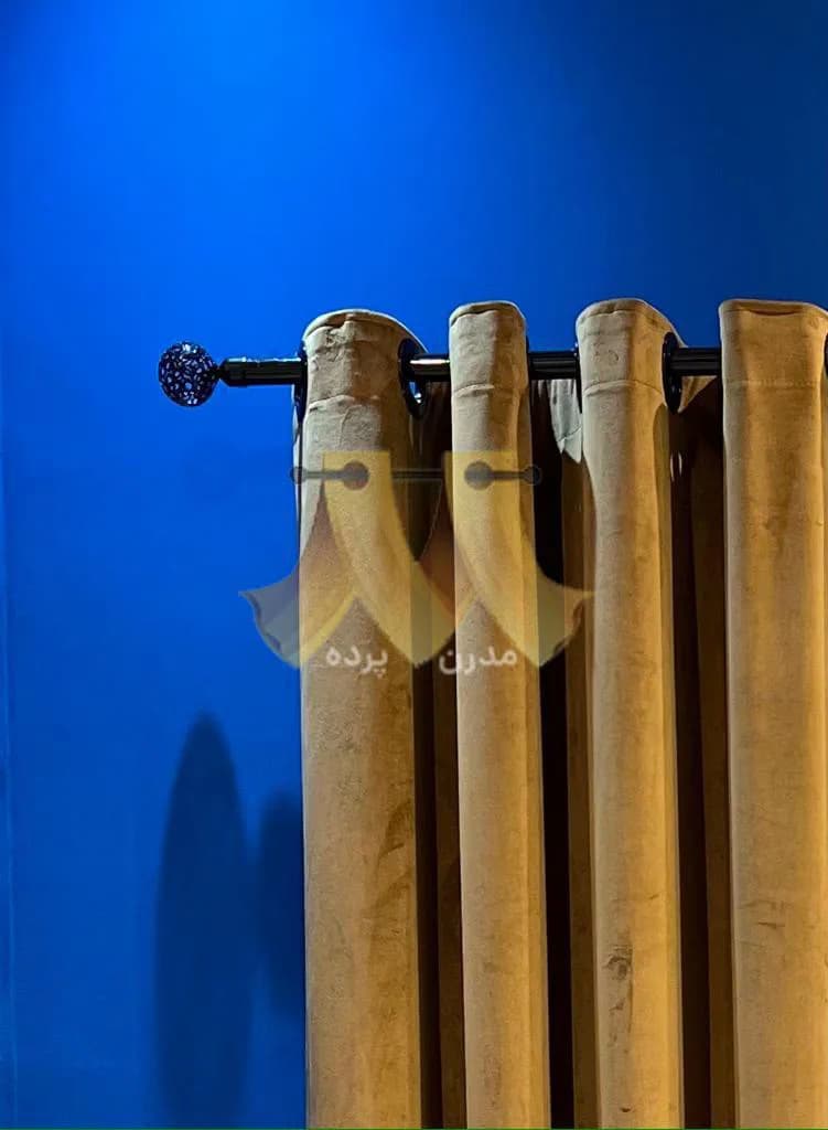پرده آماده پانچی مخمل ساده نسکافه ای با حریر — تصویر ۲