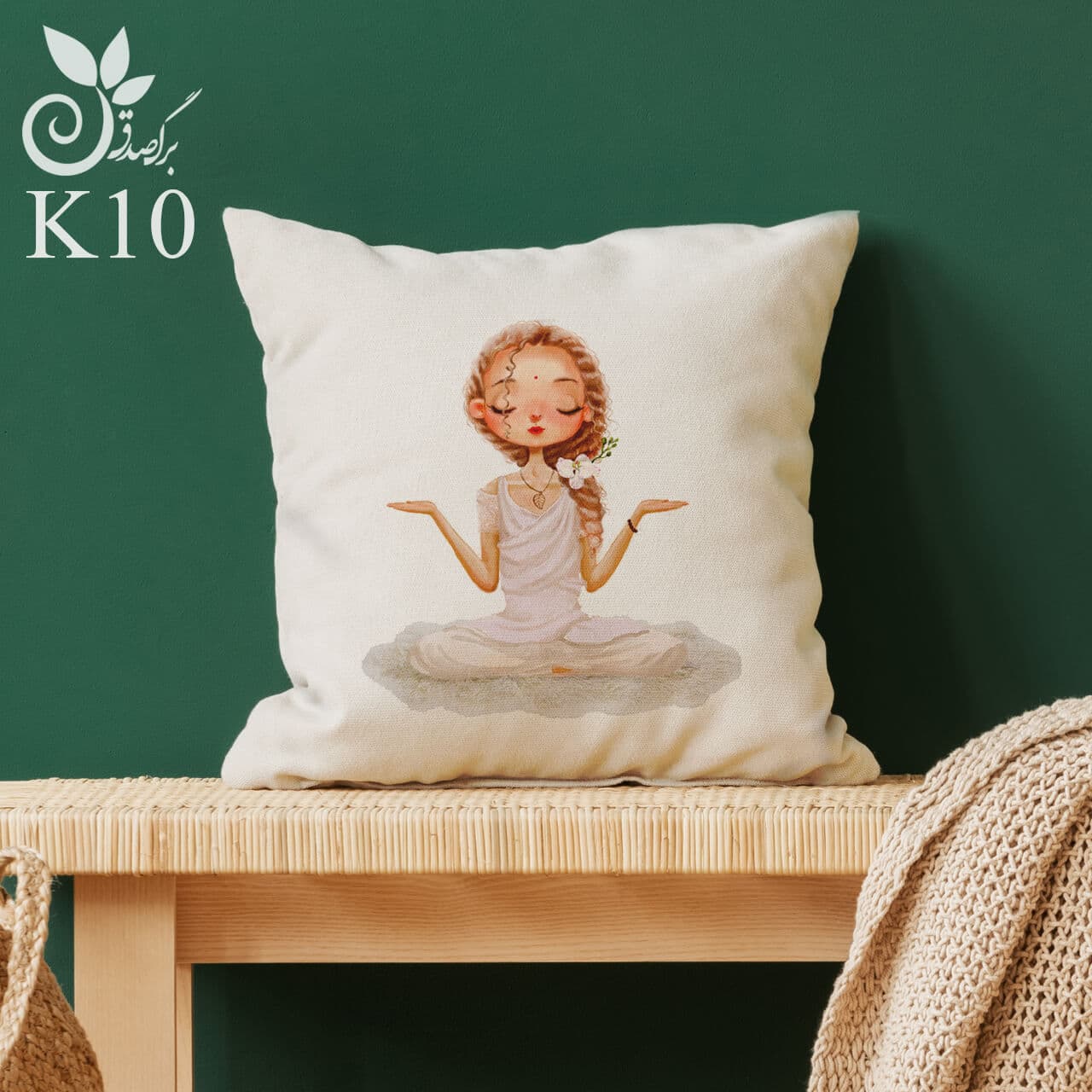 کوسن مخمل طرح یوگینی کد 10