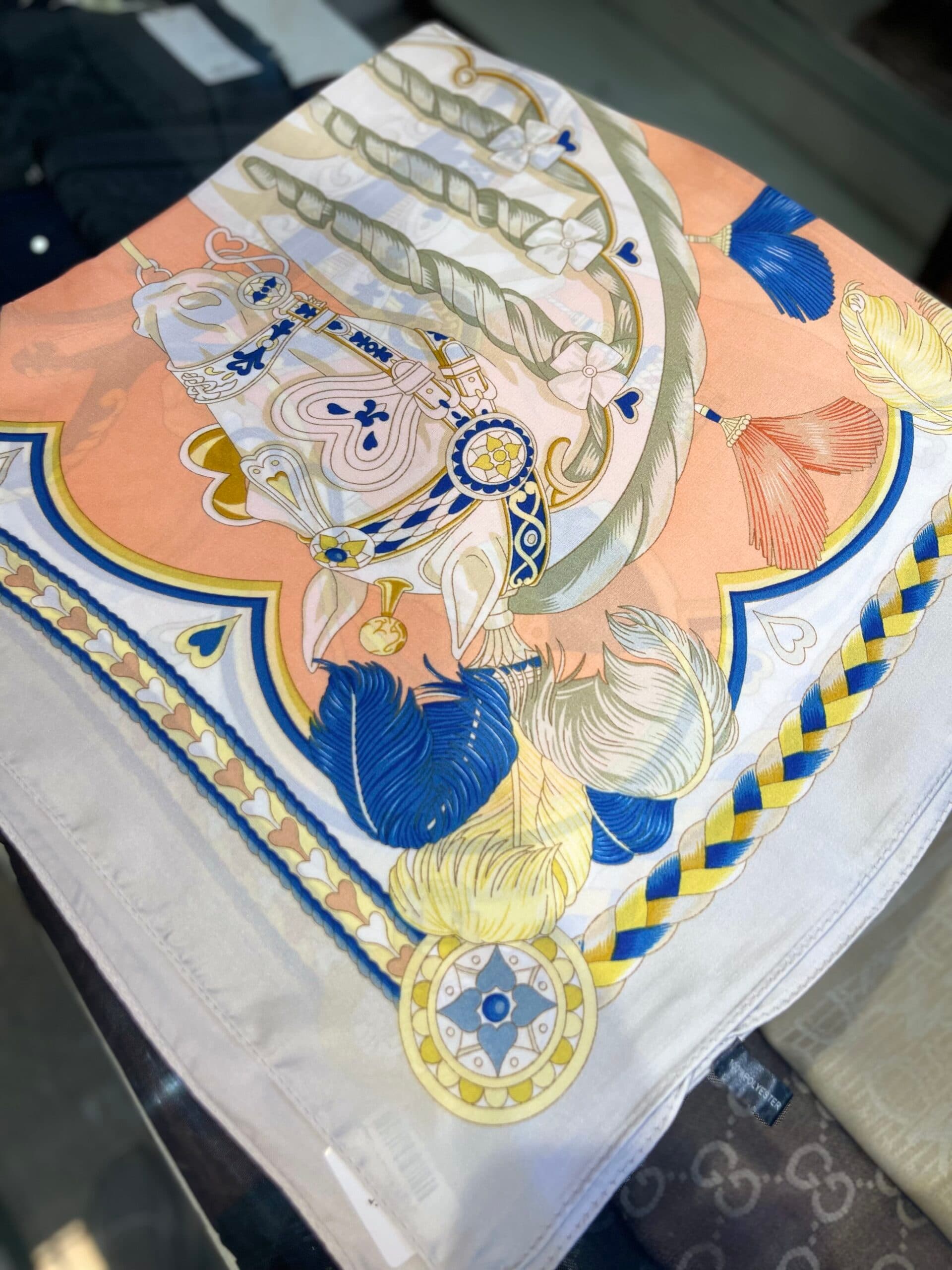 مینی اسکارف اسبی — تصویر ۴