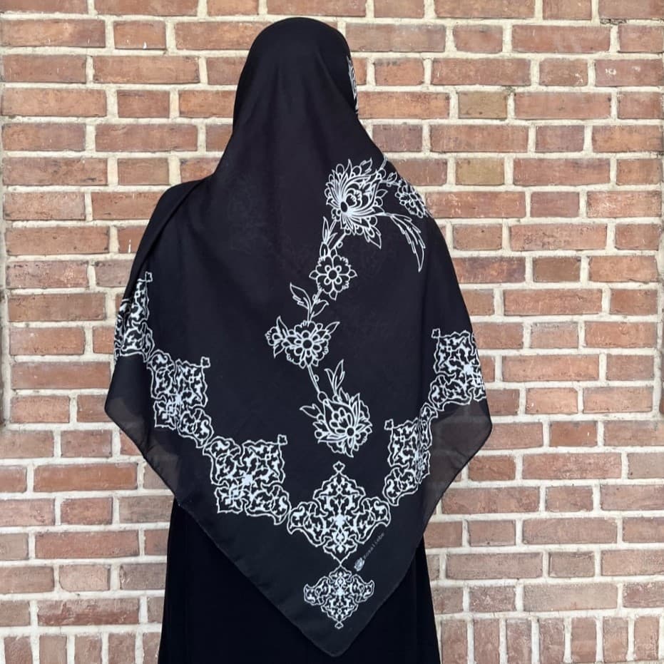 روسری نخی حدیث عشق — تصویر ۲