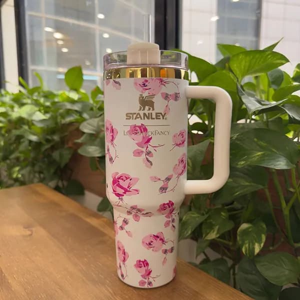ماگ استنلی گل دار مدل QUENCHER H20 TUMBLER — تصویر ۳