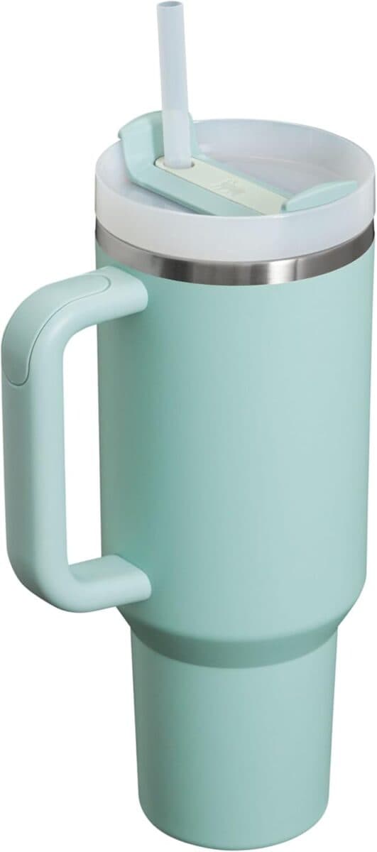 ماگ استنلی کوئنچر Stanley QuencherH2.0 FlowState Tumbler– ظرفیت ۱۱۸۰ میلیلیتر، عایق دوجداره و مناسب برای نوشیدنیهای گرم و سرد رنگ سبز — تصویر ۶