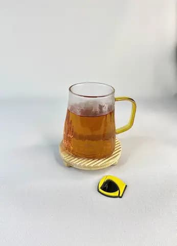 لیوان پیرکس مخروطی دفرمه دسته طلایی